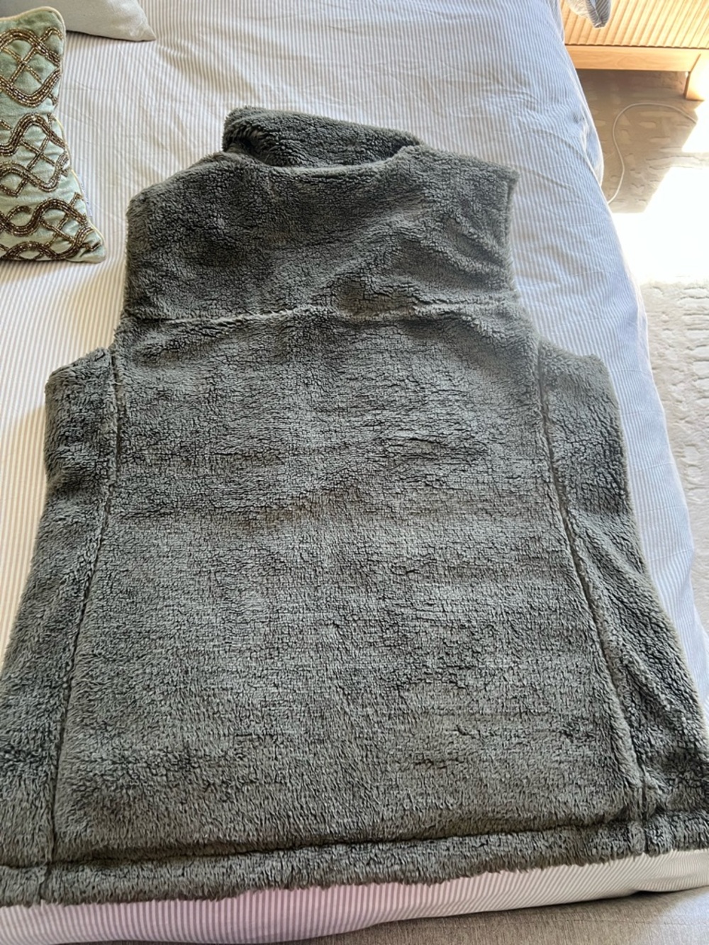 North Face Women's Olive Green Reversible Vest - Picture 4 of 5